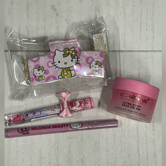 NWT Hello Kitty Beauty Bdl of Crème Face Cream, Eyeliner, Lipgloss and hair clip - Picture 1 of 9